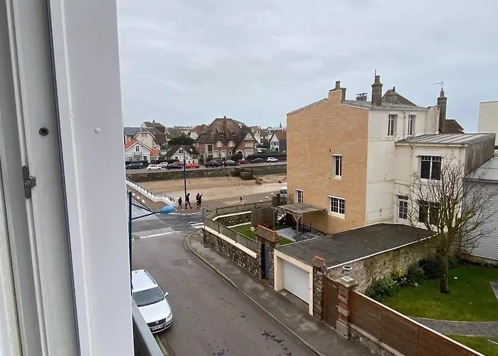Le Farniente Au Bord De Mer